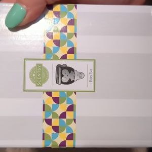 Scentsy baby tux mini warmer